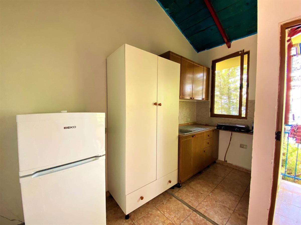 Ramo'S Cozy Beachside Haven With Panoramic Views - 1St Vlora Kültér fotó