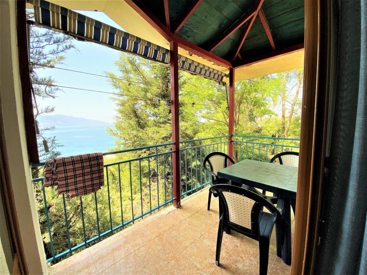 Ramo'S Cozy Beachside Haven With Panoramic Views - 1St Vlora Kültér fotó