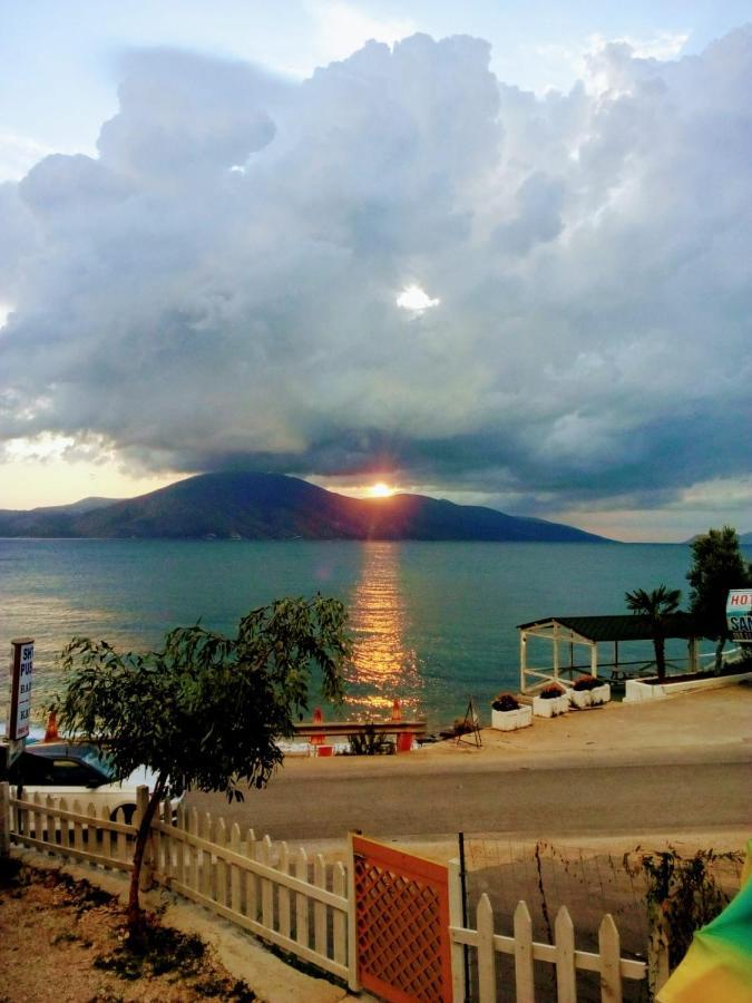 Ramo'S Cozy Beachside Haven With Panoramic Views - 1St Vlora Kültér fotó