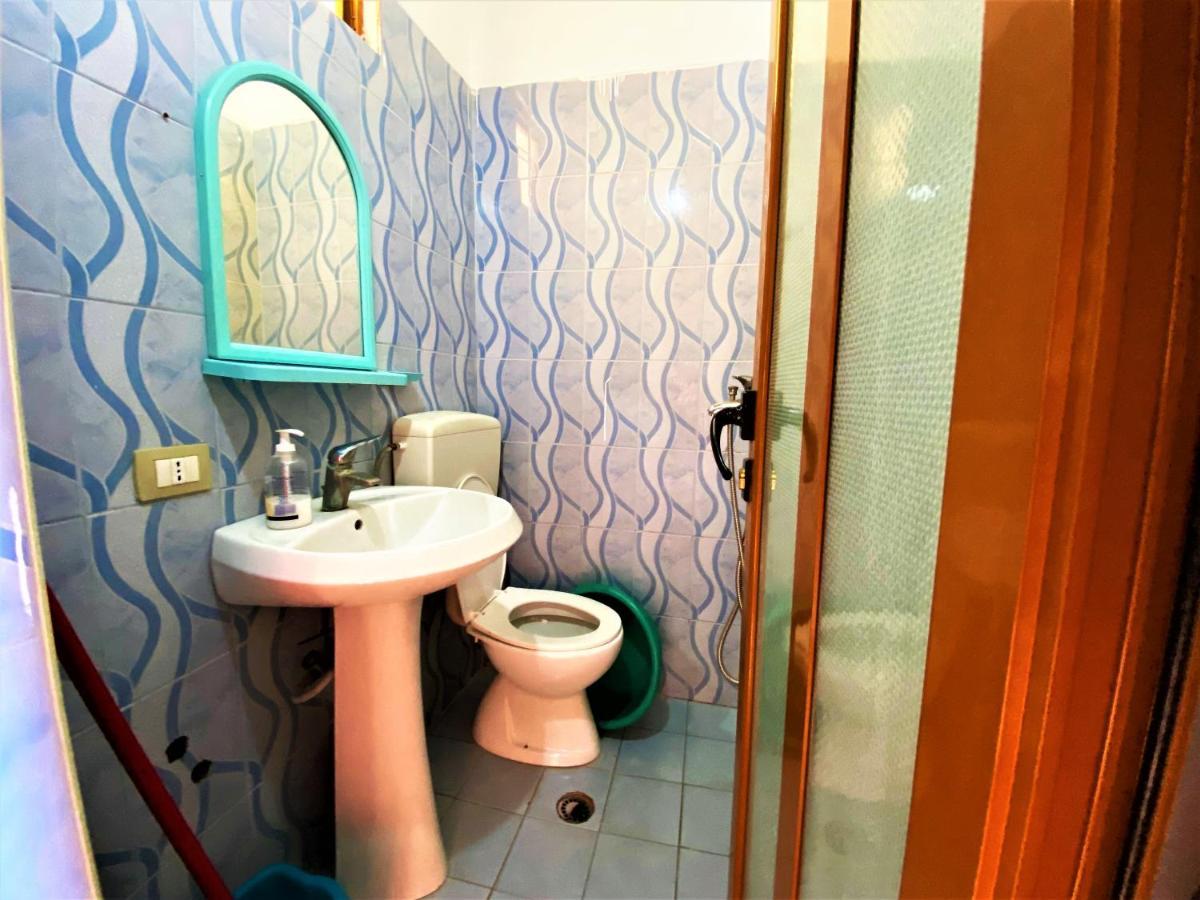 Ramo'S Cozy Beachside Haven With Panoramic Views - 1St Vlora Kültér fotó