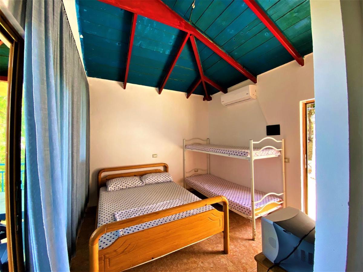 Ramo'S Cozy Beachside Haven With Panoramic Views - 1St Vlora Kültér fotó